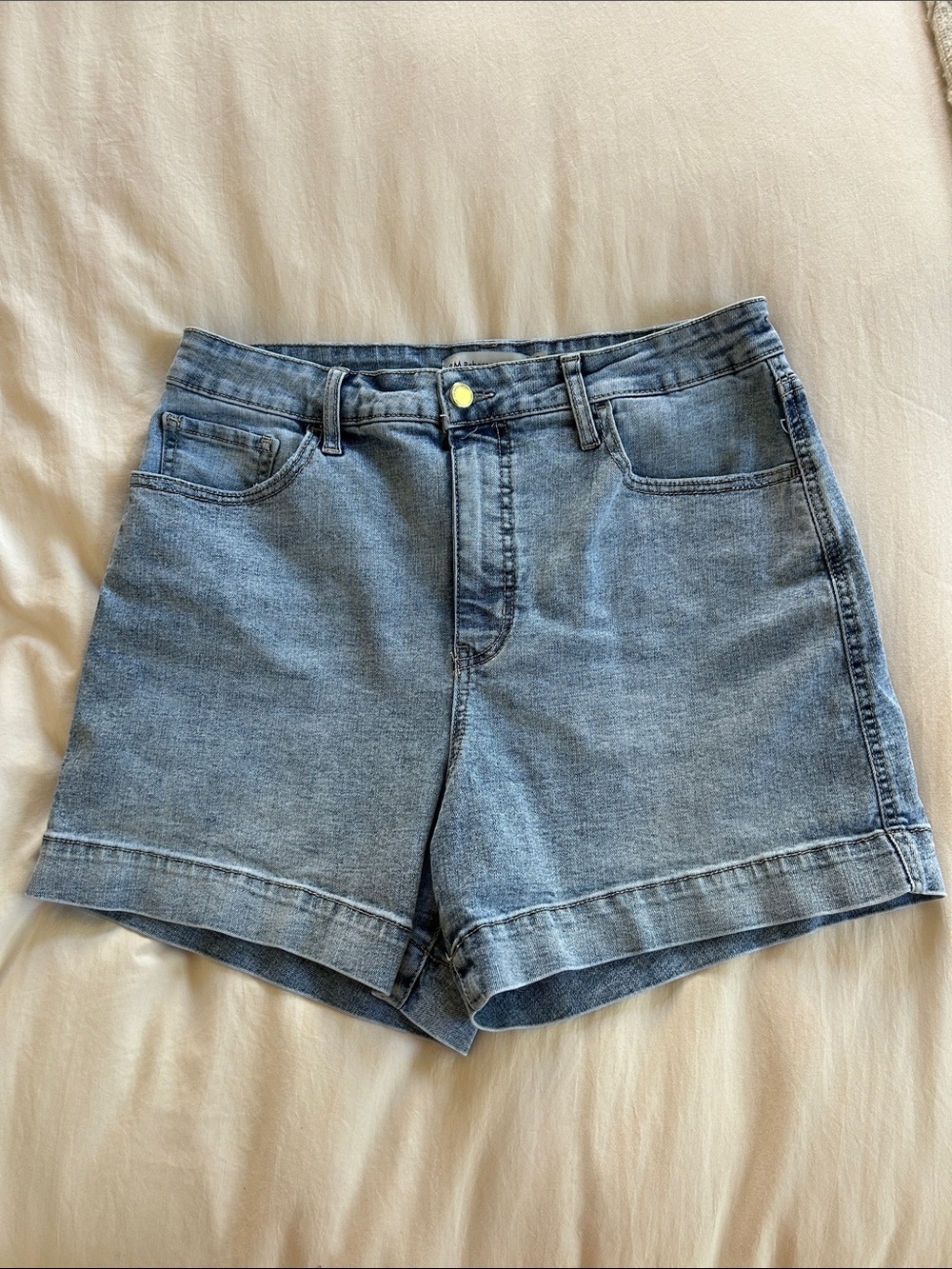 Rebecca Minkoff Jean Shorts. Size 8. 4.5” inseam. Stretch